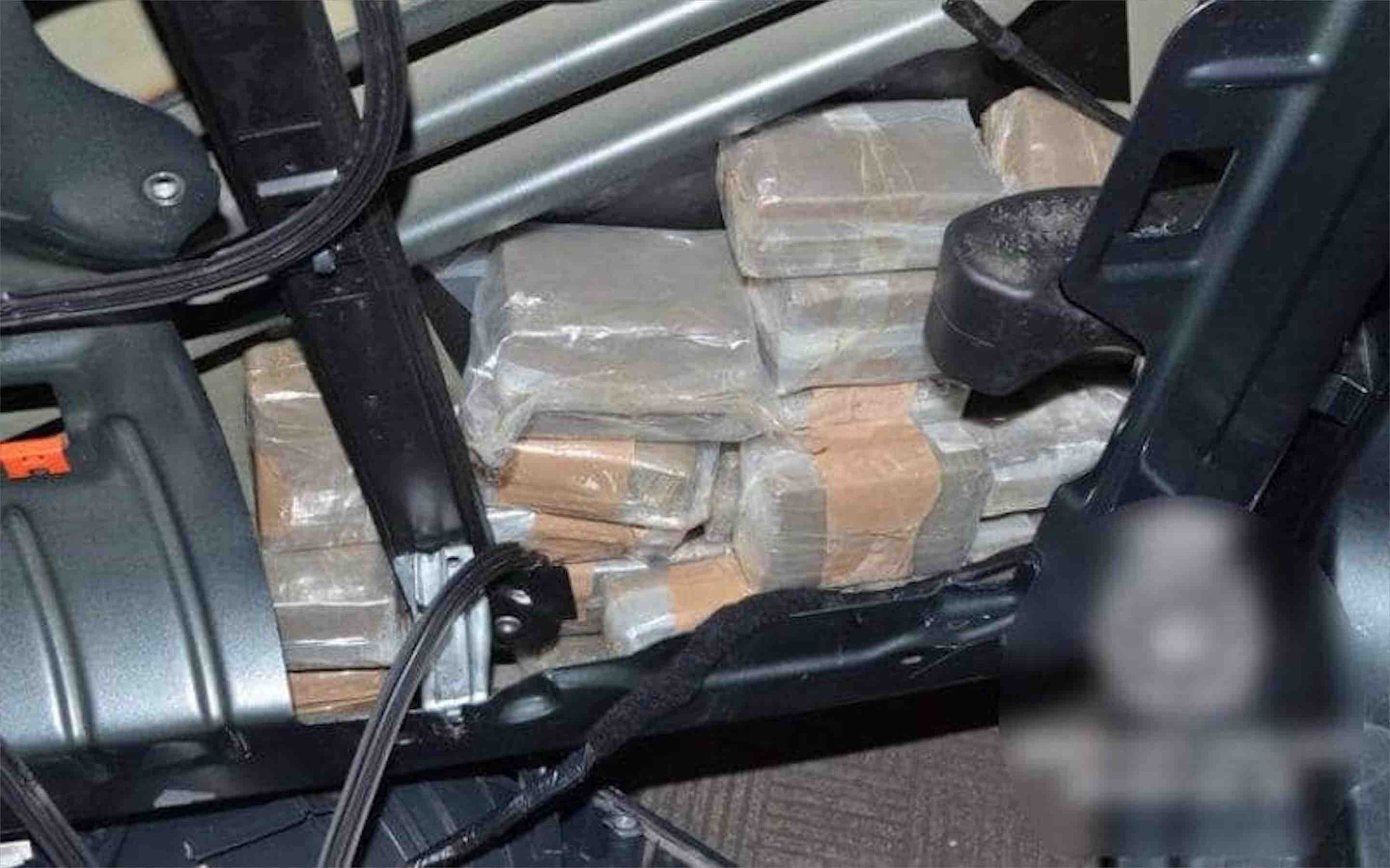 Maroc drogue voiture cachette résine de cannabis