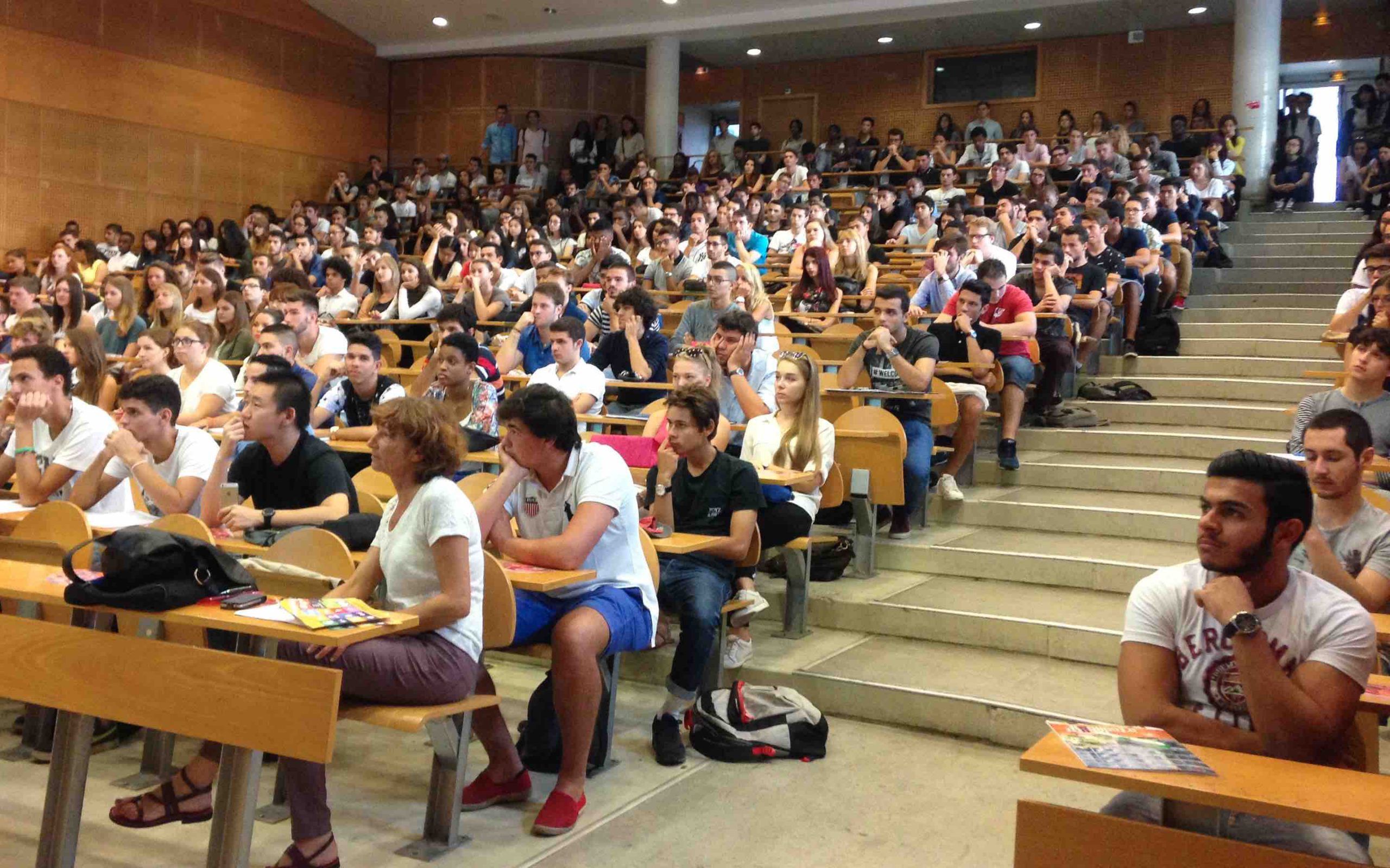 faculté fac étudiants amphithéâtre études