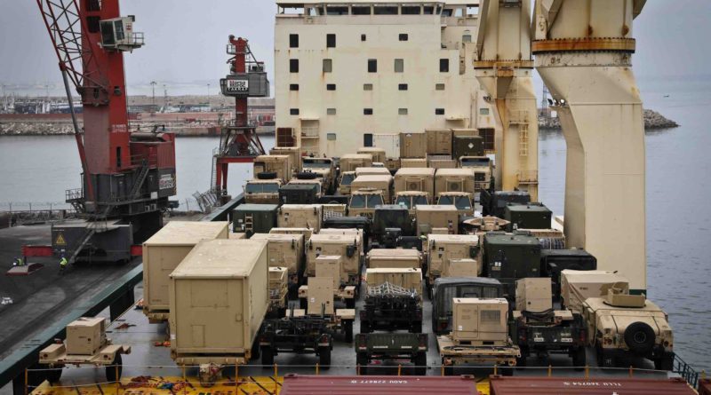 Les États-Unis donnent 500 véhicules militaires au Maroc