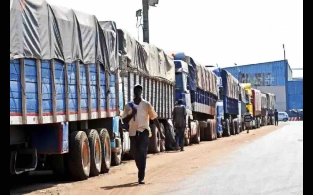 camions marocains bloqués à la frontière Bénin-Niger