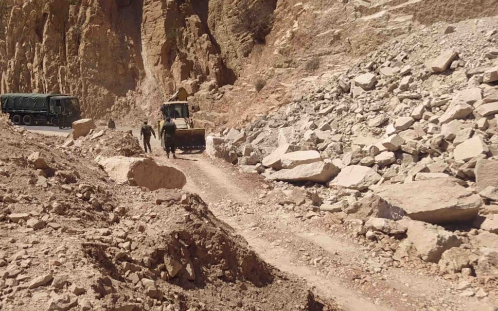 Séisme au Maroc : le dégagement des voies en cours tremblement de terre