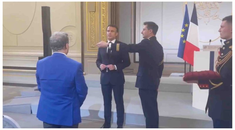 Emmanuel Macron décore Mehdi Qotbi de l’insigne de Grand officier de l’Ordre national du Mérite