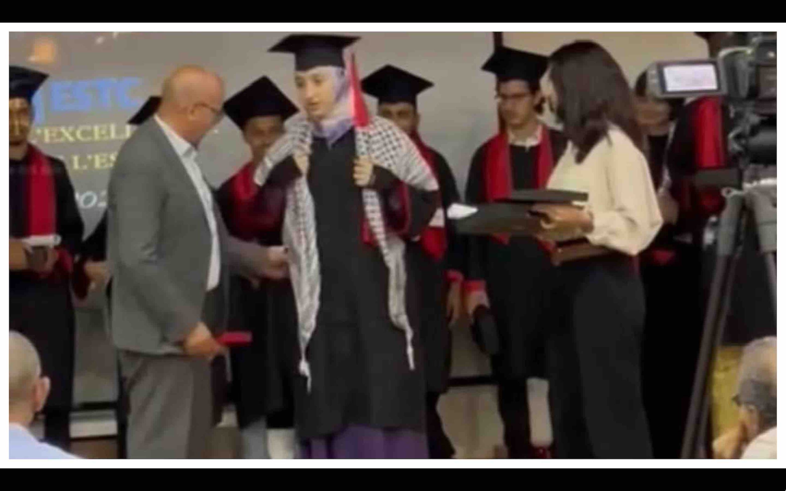 Maroc polémique keffieh palestinien Palestine étudiante marocaine remise diplôme