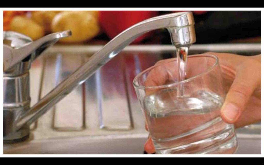 robinet remplir verre eau Maroc