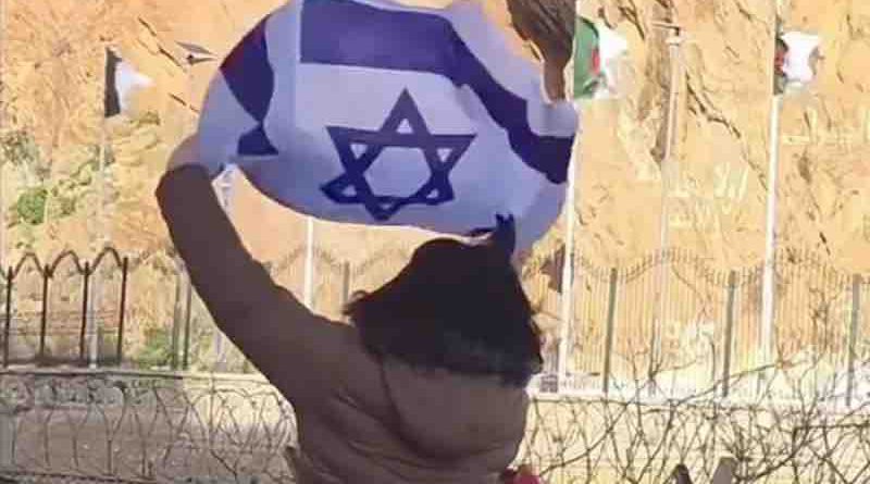 Frontière Maroc-Algérie - colère suite au geste d'une israélienne avec drapeau Israel