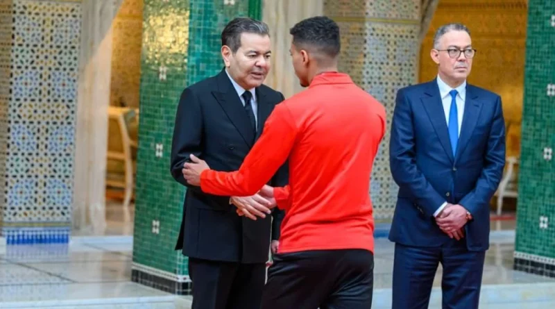 le prince Moulay Rachid reçoit les membres de l’équipe nationale de football, finalistes de la CAN Maroc-2025