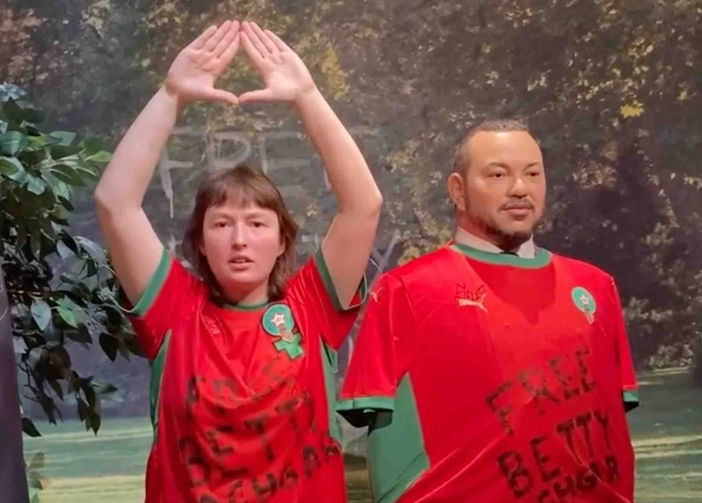 (Vidéo) La statue du roi Mohammed 6 ciblée au Musée Grévin