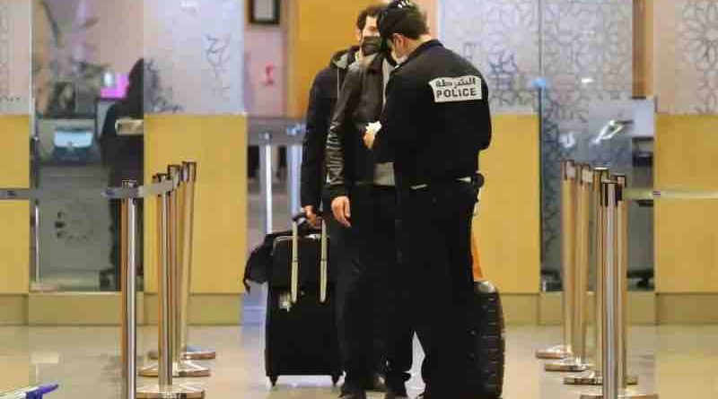 police douane frontière aéroport policier douanier contrôle Maroc