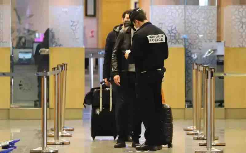 police douane frontière aéroport policier douanier contrôle Maroc
